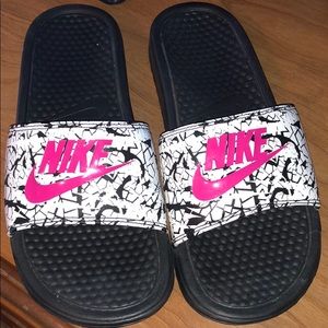 NWOT women’s Nike slides size 9